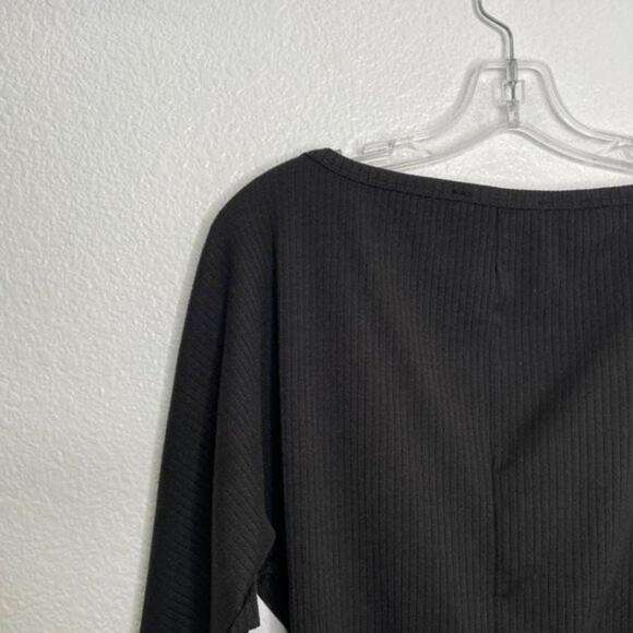 Mezzanine Womens Top Size M Black Long Sleeve V-Neck Unlined Semi Cropped - Picture 10 of 13